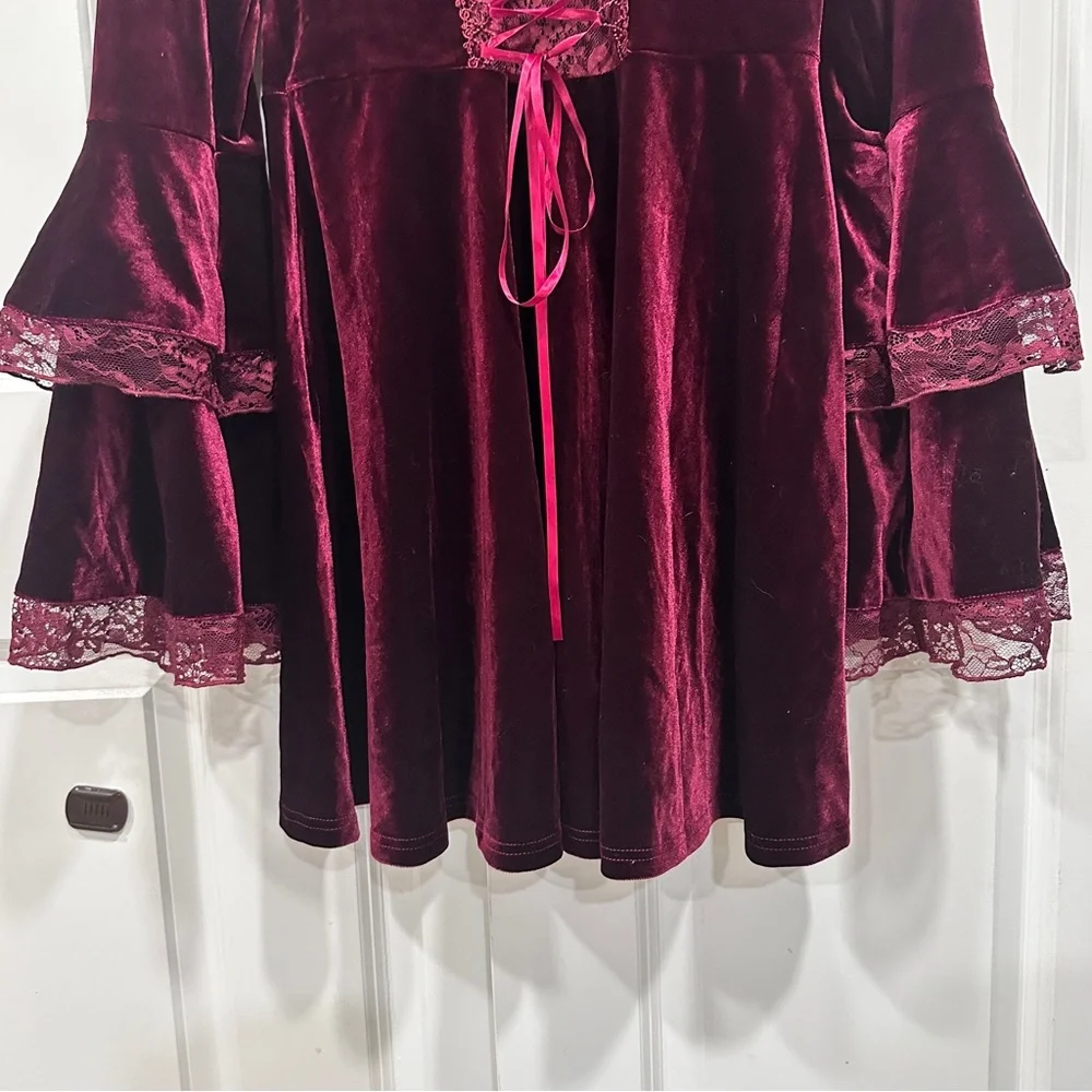 Velvet Lace-Up Dress with Lace Details - Picture 7 of 17